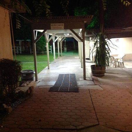 Elsinore Hotsprings Motel 埃尔西诺湖 外观 照片