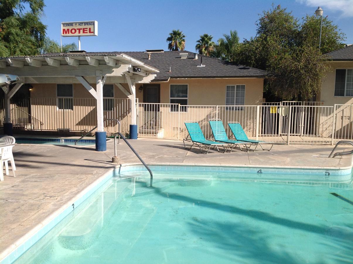 Elsinore Hotsprings Motel 埃尔西诺湖 外观 照片