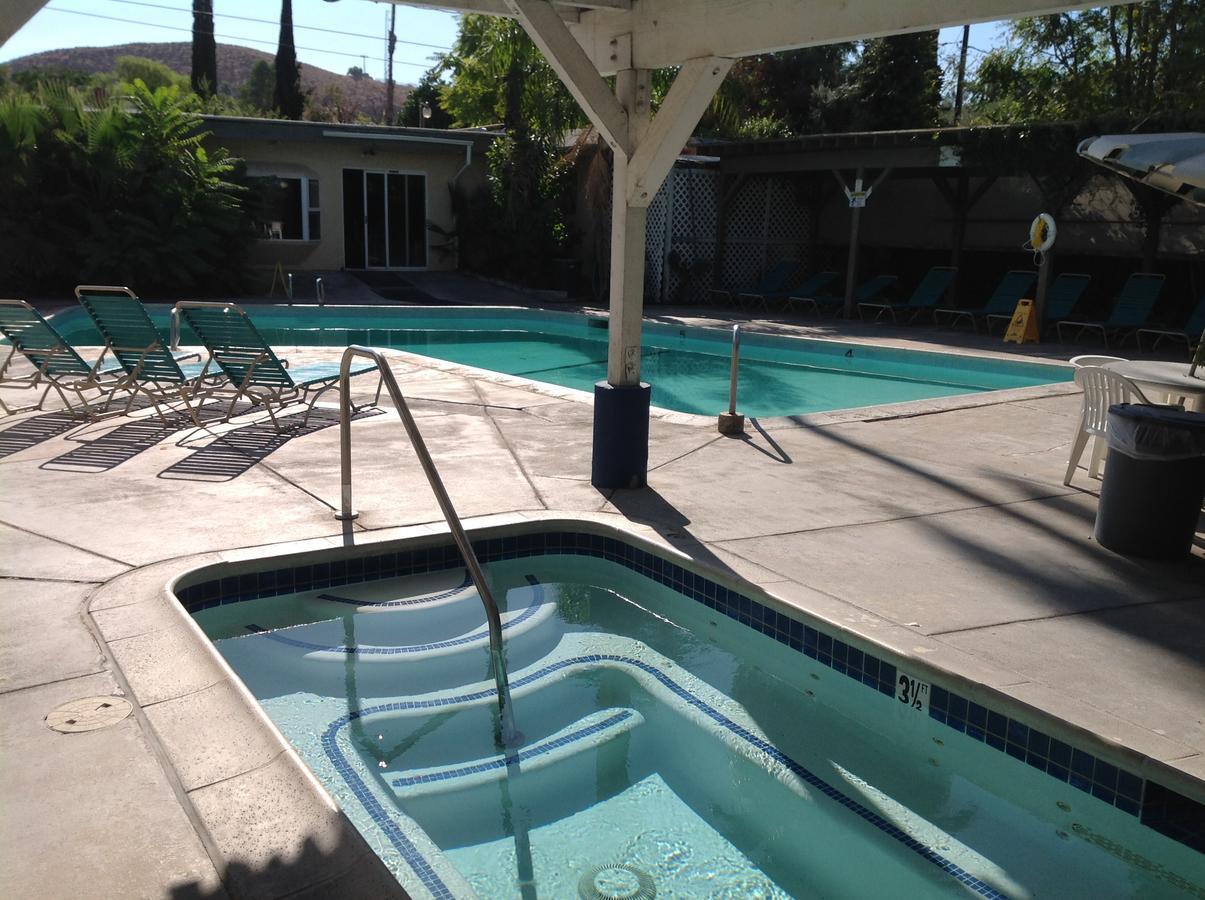 Elsinore Hotsprings Motel 埃尔西诺湖 外观 照片